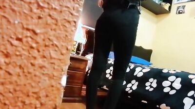 ADOLECENTE LATINA CONTRATA UN MASAJE Y ES FOLLADA
