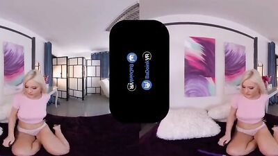 Kiarra Kai, Zazie Skymm, Gianna Dior, Carolina Abril & Anastasia Brokelyn shag in VR
