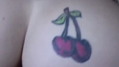 Close-up video of a chick giving her boyfriend a nice juicy bj