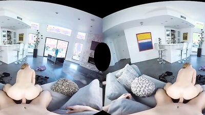 Arya Fae & Fae Petite are enjoying in a VR shag