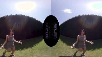 Polly Pons is playing with stepbrother's hard schlong in VR