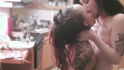 Holly Hendrix & Evelyn Claire are rubbing each other's juicy cunt