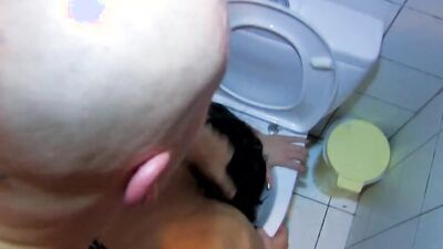 Slutty chick is craving for some facial in this club orgy