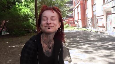 Floranes Russell gets her cunt nailed with stranger's cock in POV