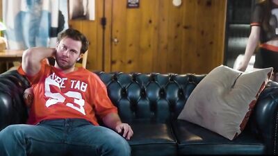 Seth Gamble & Charly Summer are screwing on the couch