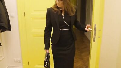 Naughty MILF polishes a big hard cock and gets fucked deeply