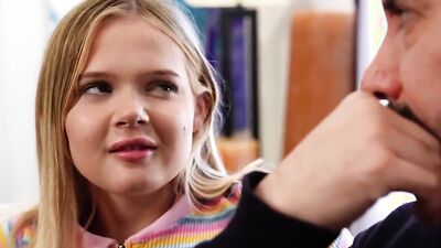Blonde chcik Coco Lovelock sucks a dick and enjoys fucking