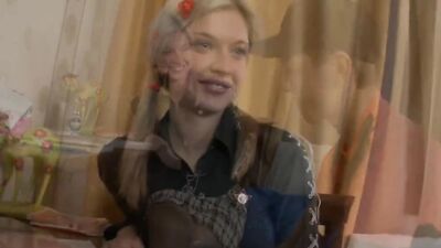 MAKE IT CLAP - Blonde Stepsister love ANAL CREAMPIE