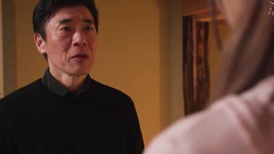 Asian girl gets soaking wet and takes cock up that cunt