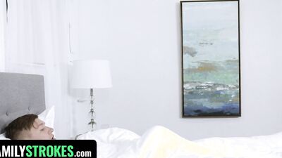 MAsseur makes that guy hard and sucks his prick nicely