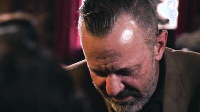 Jane Wilde moans loudly as hard cock penetrates her asshole