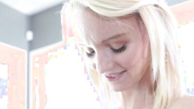 Sammie Daniels is a dirty blonde who enjoys fucking on the camera
