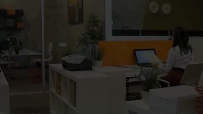 Secretary blows her co-worker and gets fucked in the ass