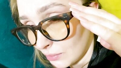 Nerdy girl wraps her lovely lips around that big cock to suck it