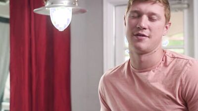 Kimora Quin & Oliver Flynn are havign wild sex in the kitchen