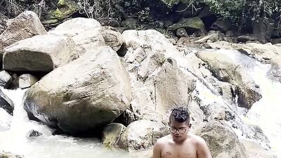 Hindi girl sucks a dick and gets fucked in the creek