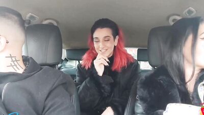 Ladymuffin and Ghosthardwave play sluts in the car