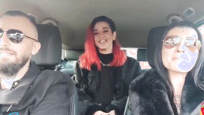 Ladymuffin and Ghosthardwave play sluts in the car