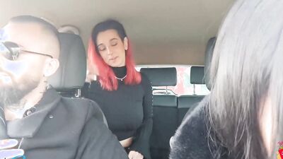 Ladymuffin and Ghosthardwave play sluts in the car