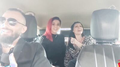 Ladymuffin and Ghosthardwave play sluts in the car