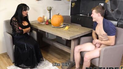 MATURE4K. Charmer gives muff to stepson for hot bonking in the kitchen