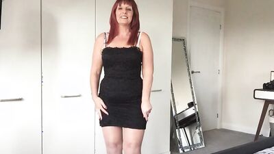 Hot UK step mum shows all