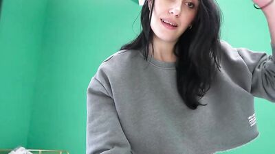 Stepmom explain how to loas virginity while sick