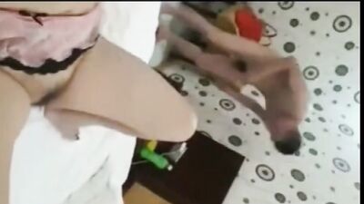 Net red Shui Rou's sister played with step son, and the mother