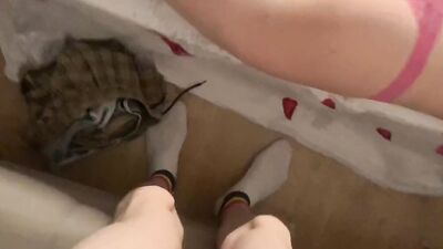 learning to give a massage to stepsister and cumming