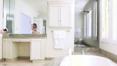 SPYFAM Step Sister Gives Big Dick Step Bro Bath Tub Sex
