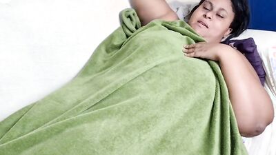 STEPMOTHER IS CATCHED IN THE FLAGRA MASTURBING STEPSON CAN'T RESIST AND FUCKS HER BIG PUSSY CUM IN HER