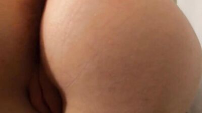 Stepsister is bored and wants to fuck