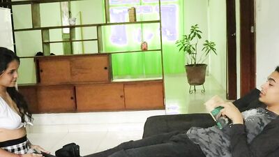STEPBROTHER COME AND I MAKE YOU A MASSAGE SI PORFIS- PORN iN SPANISH-.