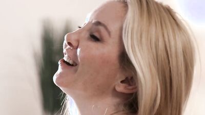 Cheeky Blonde Milf Step Mom Loves Getting Fucked