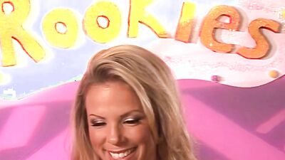 Kayla Synz Loves Being A Rookie