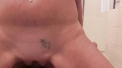The Horny Housewife Rewards Him with Her PUSSY