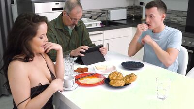 Scandalous MILF Dolly Diore Wastes No Time in Fucking Stepson - S20:E3