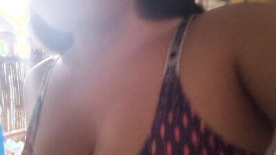 the early hours of the morning are hot while I brush my teeth