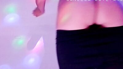 DANCING BUTTCRACK, naked in a disco