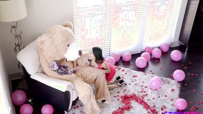 Petite Stepsis Jasmine Grey gets a Surprise Giant Teddy Bear Dicking Down thats Orgasmic -S9:E7