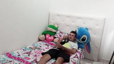 I masturbate with my stepsister's thongs in her room