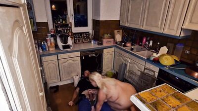 Curvy Hanna pays for the repairs with sex