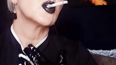Smoker Queen Joan's gloves Dunhill Black Chain Smoke - Human Ashtray Fantasy