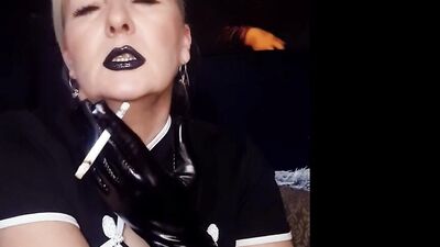 Smoker Queen Joan's gloves Dunhill Black Chain Smoke - Human Ashtray Fantasy