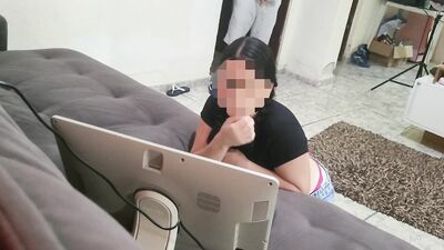 stepdaughter watched porn in the living room with her ass out, stepfather gradually gets closer with a hard dick!