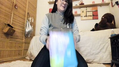 Exciting diaper full of pee for a great fetish masturbation