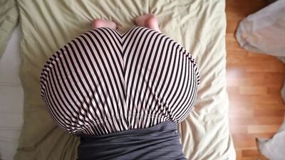 Step sister with a big sexy ass offers to suck dick