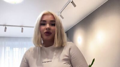 Stepsister made me fuck her and I cum in her pussy