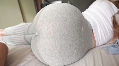 Step sister caught me jerking off and I fucked her through a hole in her leggings