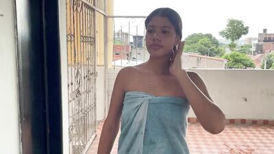 I give my shy stepsister a delicious fuck while we bathe together